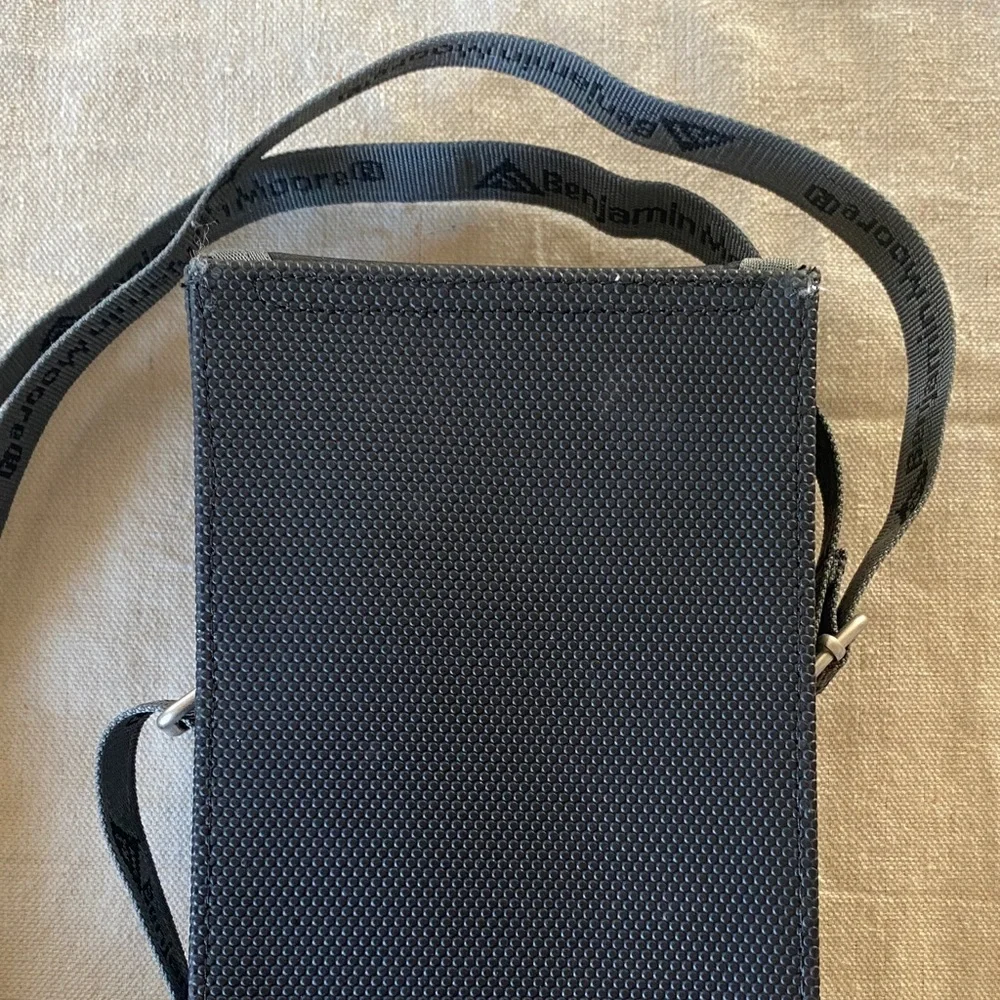 Benjamin Moore Paint Sample Carrying Case – Excellent Condition